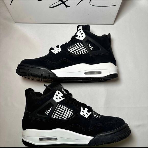 Size 5 - Nike Air Jordan 4 Retro GS White Thunder Men's Shoes - Picture 3 of 10